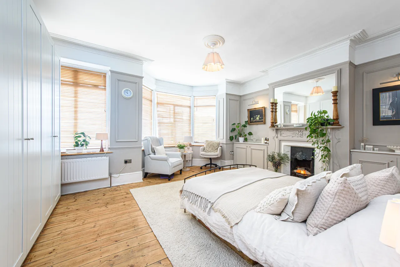 13 Gillingham Road, London, photo 3
