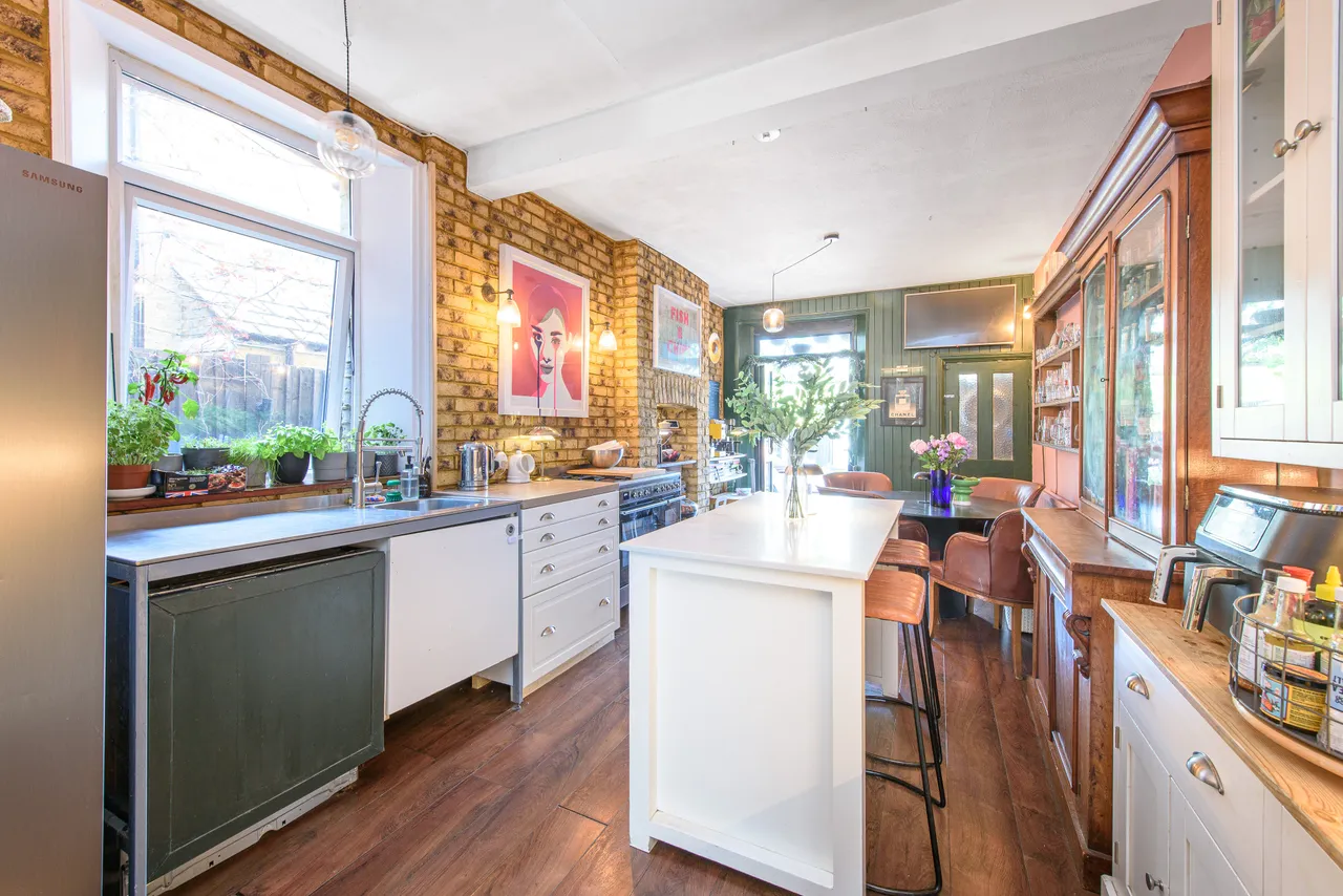13 Gillingham Road, London, photo 6