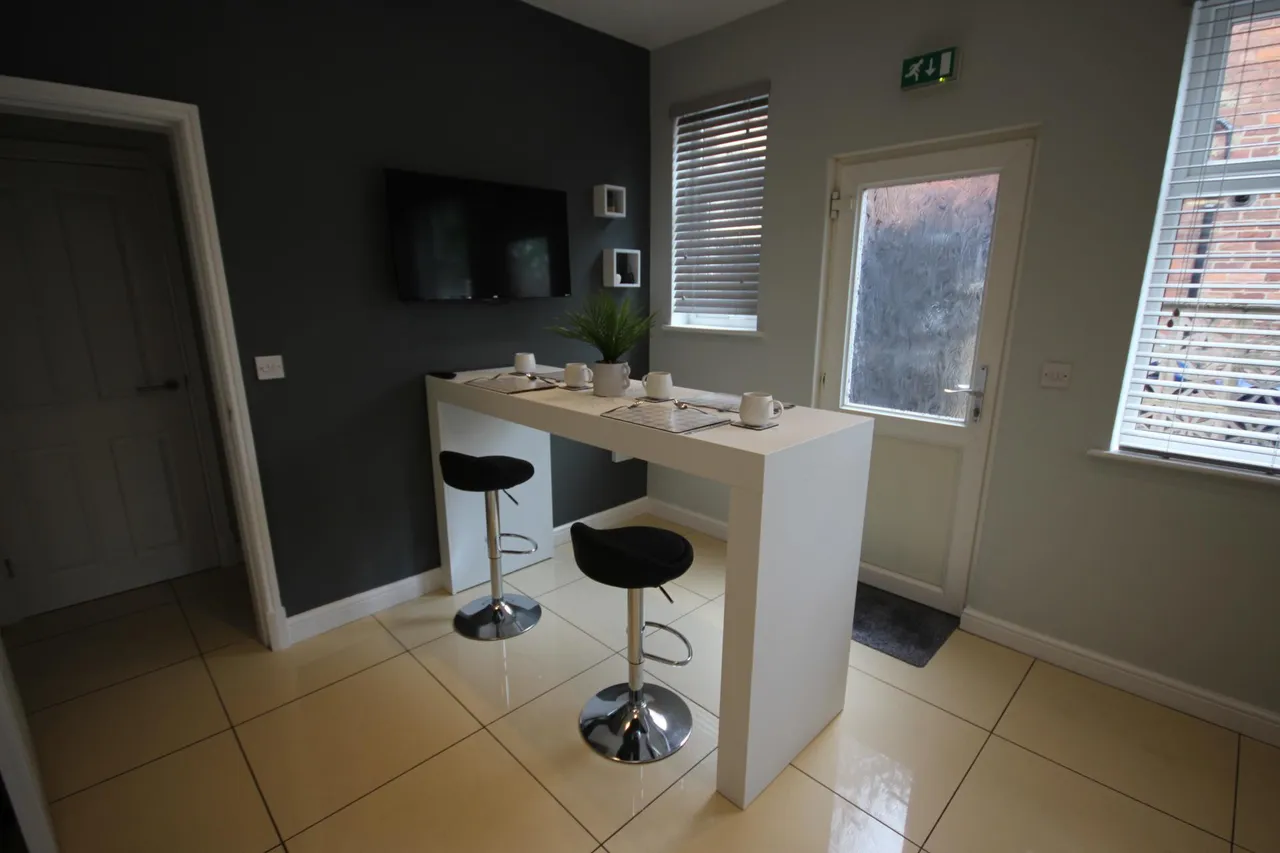 Belvedere Road, Burton upon Trent, DE13, photo 3