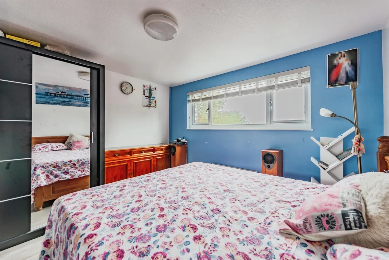 Spencer Way, Redhill, RH1, photo 9