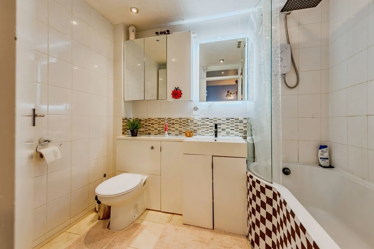 Spencer Way, Redhill, RH1, photo 12