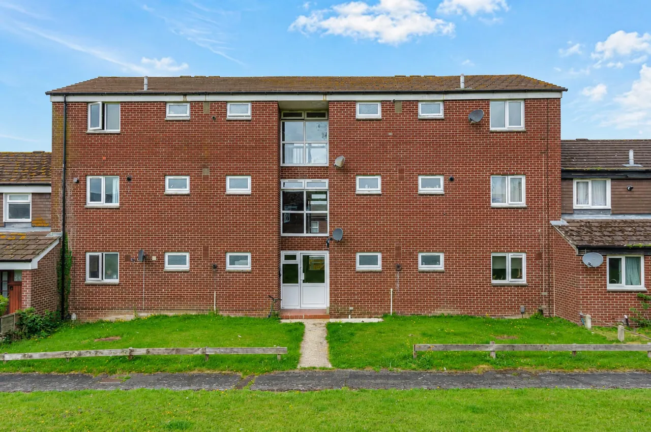 1 bed flat for sale — Landseer Court, Artists Way, Andover