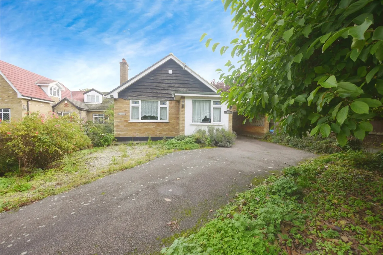 3 bed house for sale, Doddinghurst, Brentwood, CM15