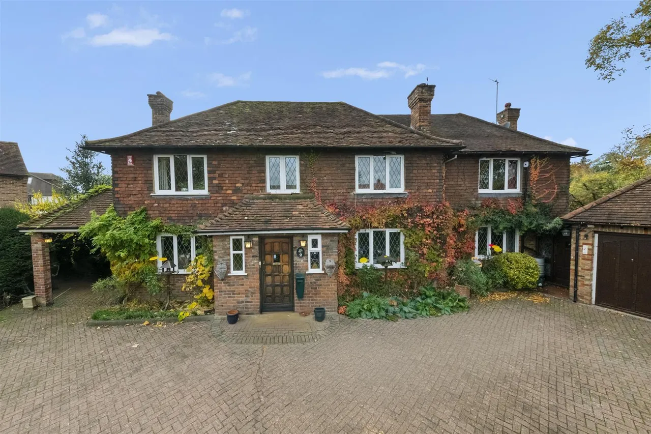 Highfield Drive, Ickenham, photo 23
