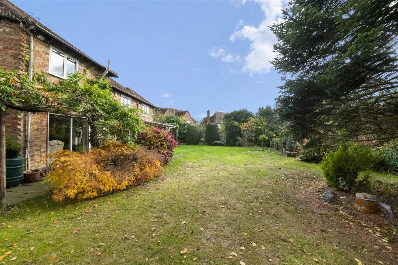 Highfield Drive, Ickenham, photo 27