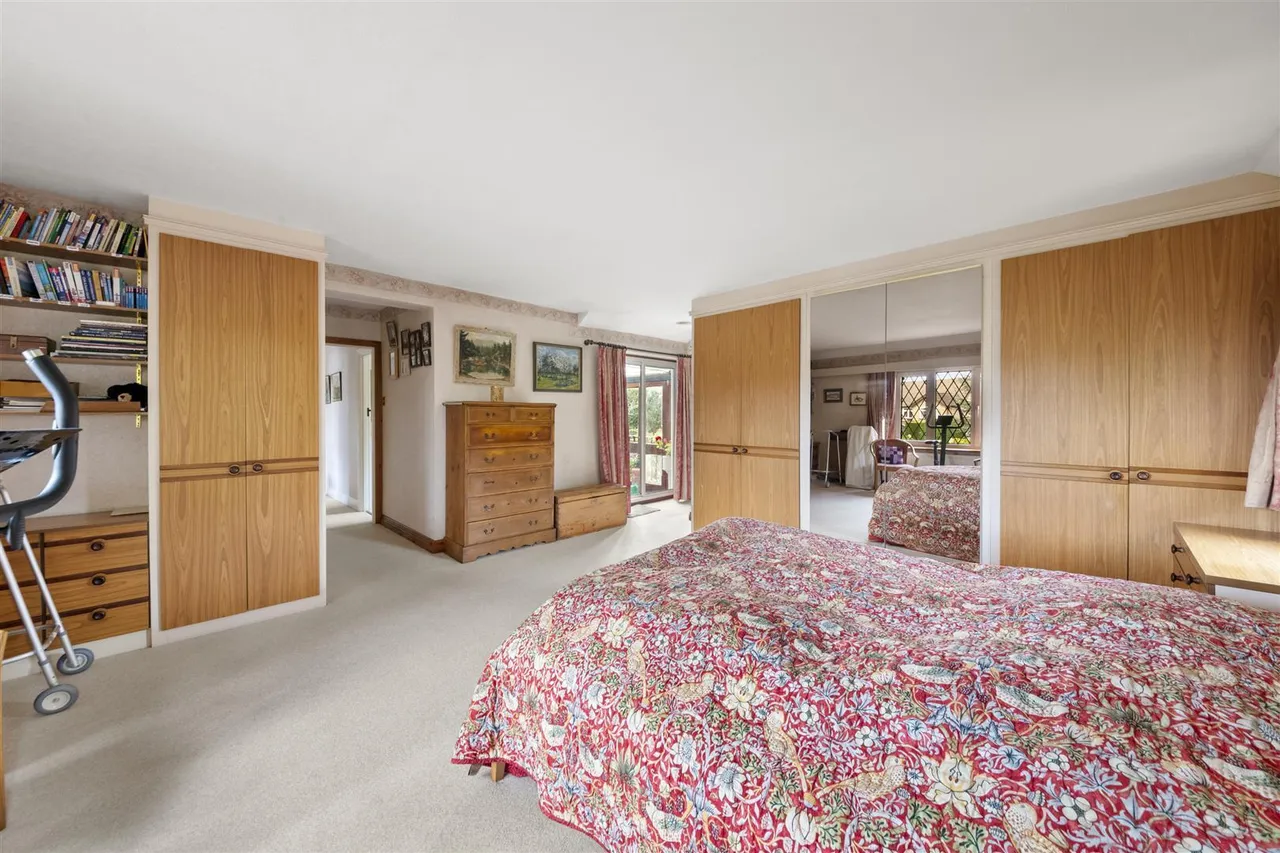Highfield Drive, Ickenham, photo 16