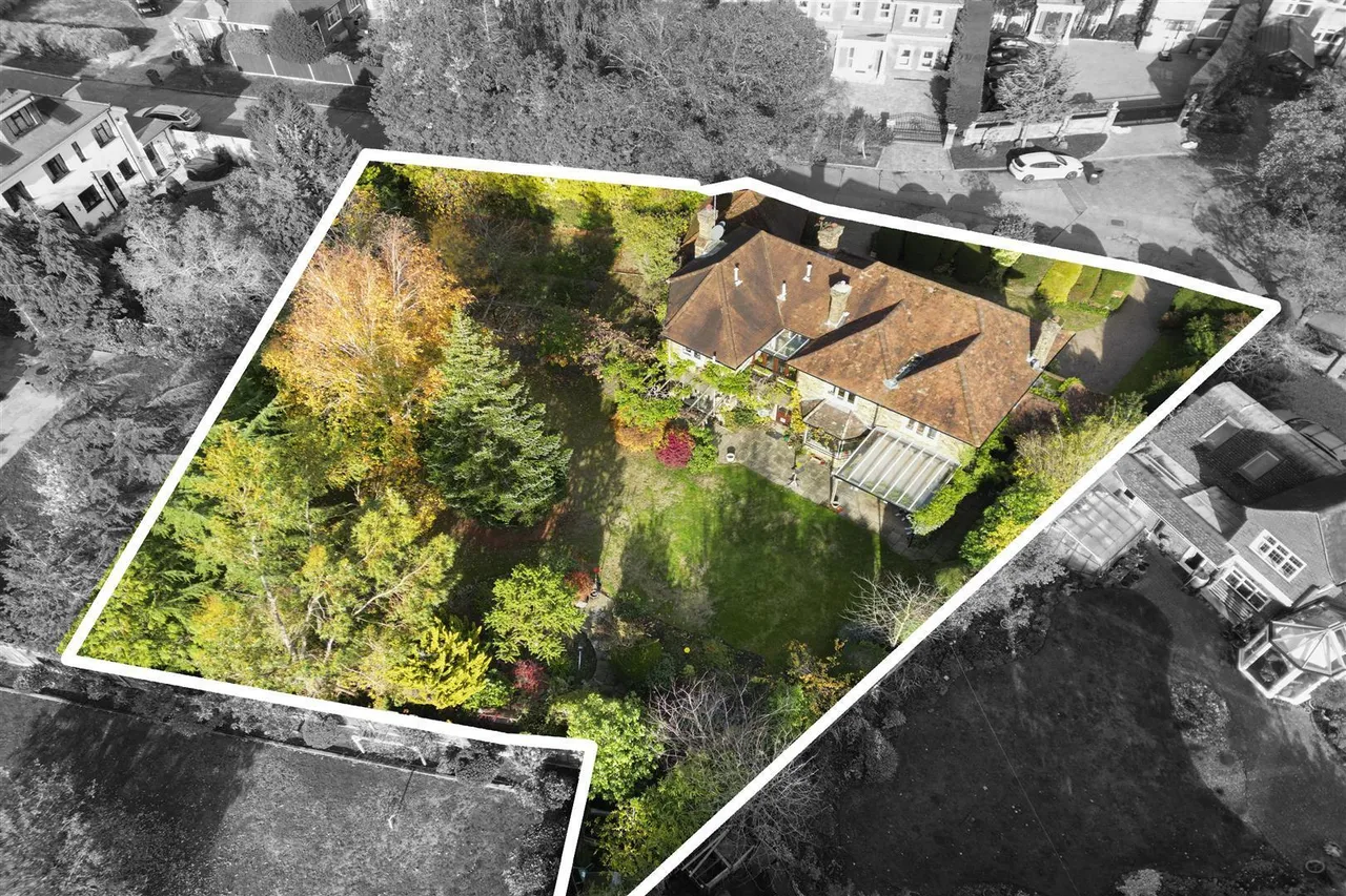 Highfield Drive, Ickenham, photo 40