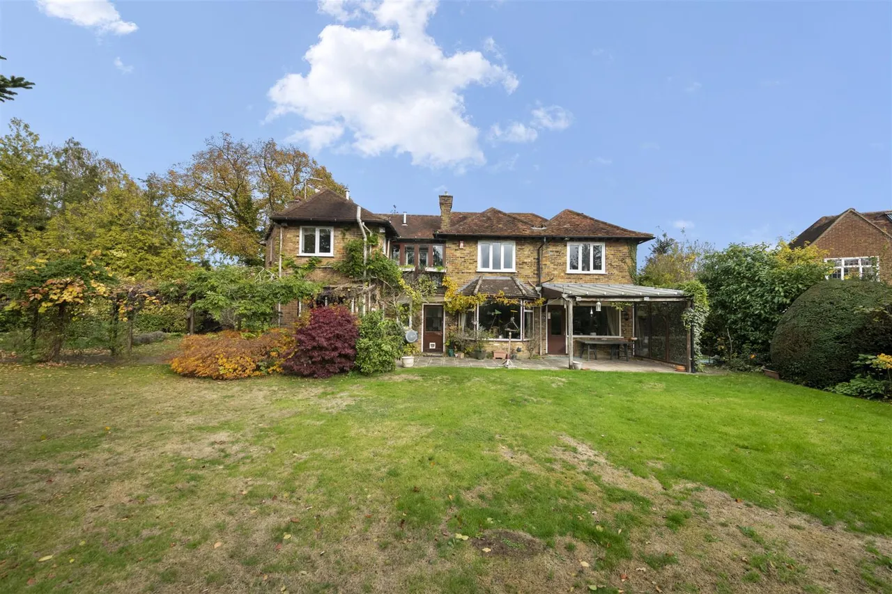 Highfield Drive, Ickenham, photo 7