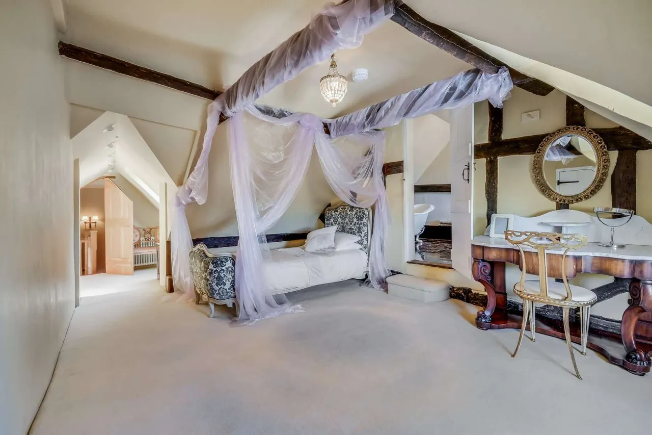 Barnston, Dunmow, Essex, CM6 3PR, photo 11