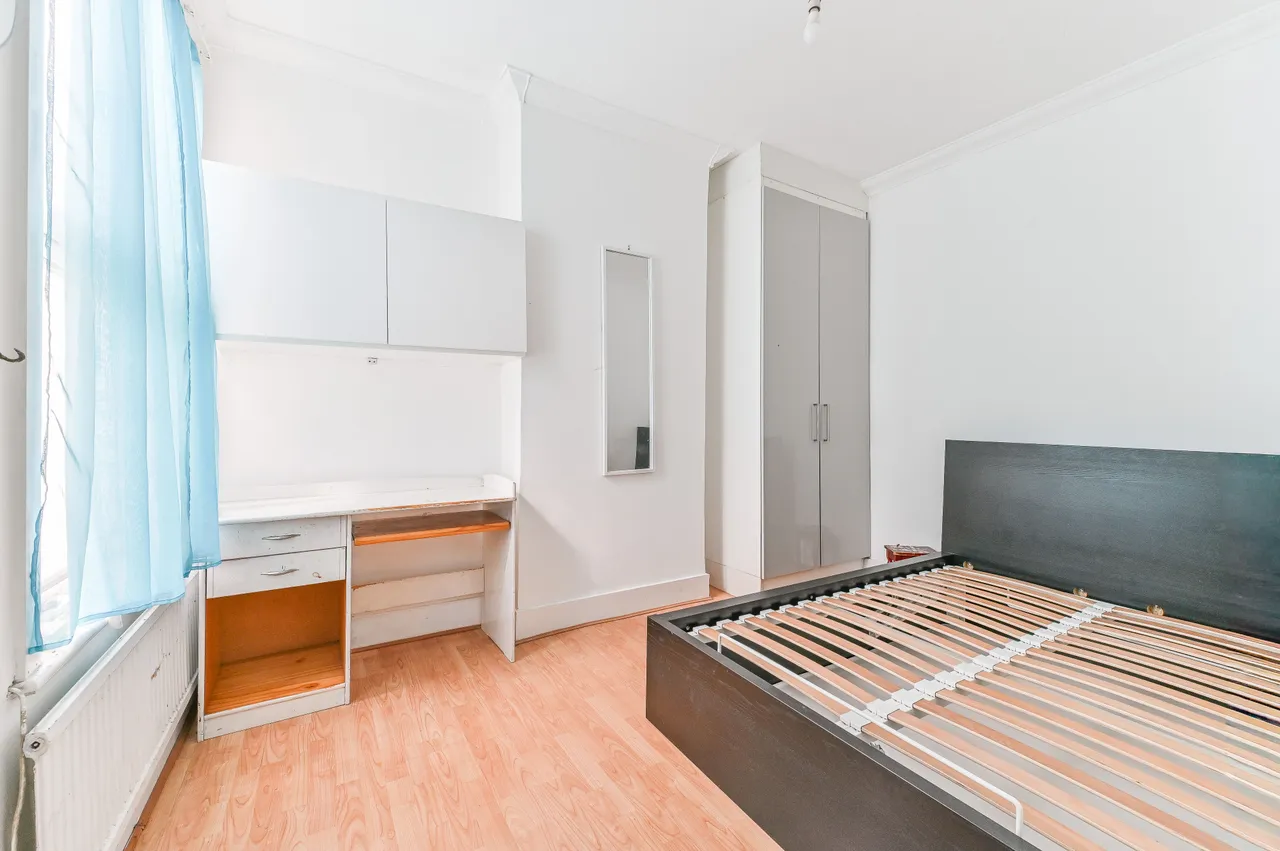 17 Sandringham Road, Thornton Heath, photo 11