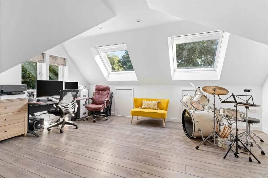 with 5 bedrooms in Sewards End, Nr Saffron Walden, CB10, photo 12