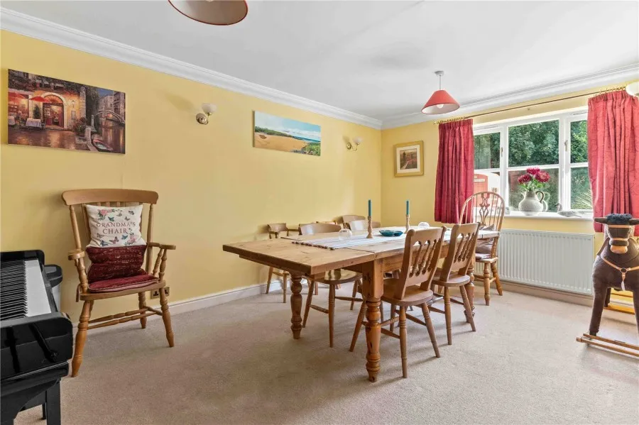 with 5 bedrooms in Sewards End, Nr Saffron Walden, CB10, photo 4