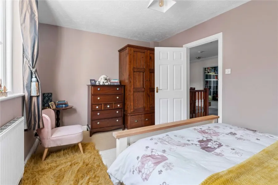 with 5 bedrooms in Sewards End, Nr Saffron Walden, CB10, photo 18