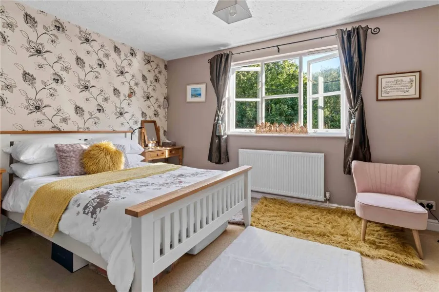 with 5 bedrooms in Sewards End, Nr Saffron Walden, CB10, photo 8