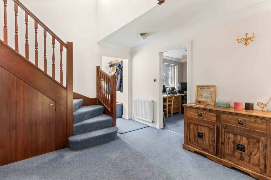 with 5 bedrooms in Sewards End, Nr Saffron Walden, CB10, photo 5