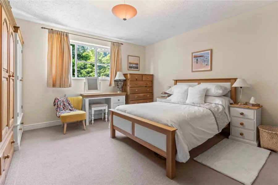 with 5 bedrooms in Sewards End, Nr Saffron Walden, CB10, photo 9
