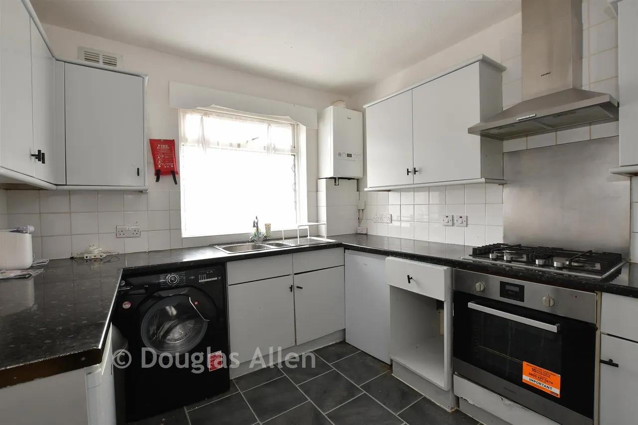 Hall Gardens, Chingford, E4, photo 2
