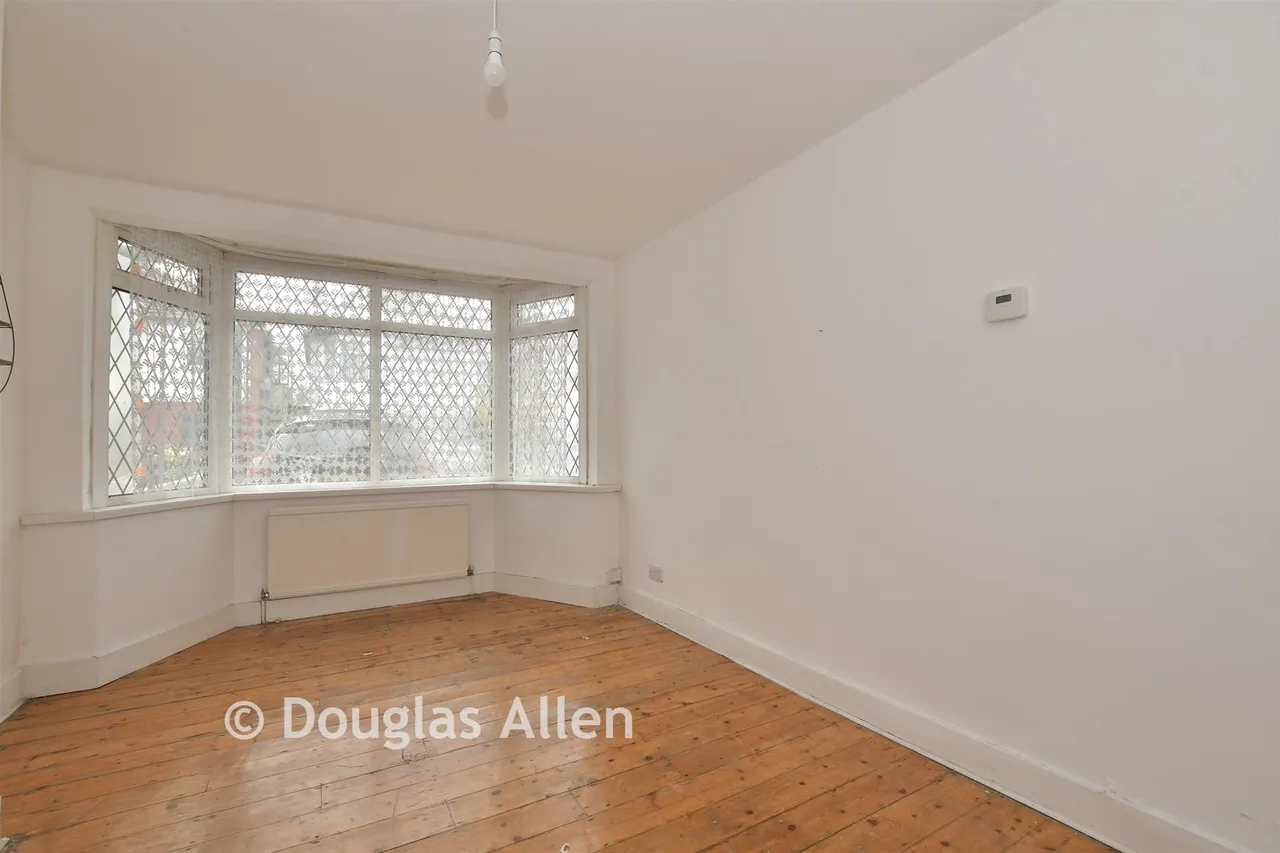 Hall Gardens, Chingford, E4, photo 18