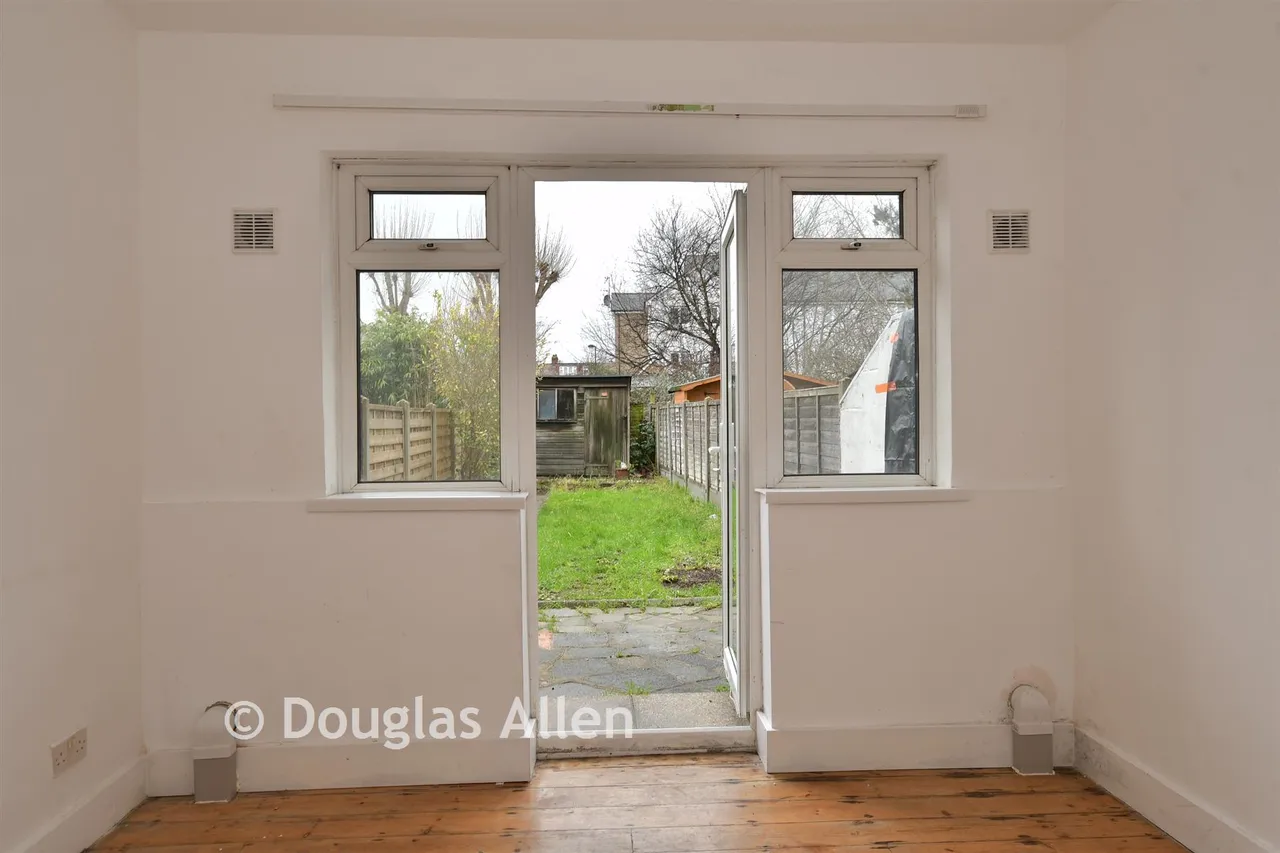 Hall Gardens, Chingford, E4, photo 19