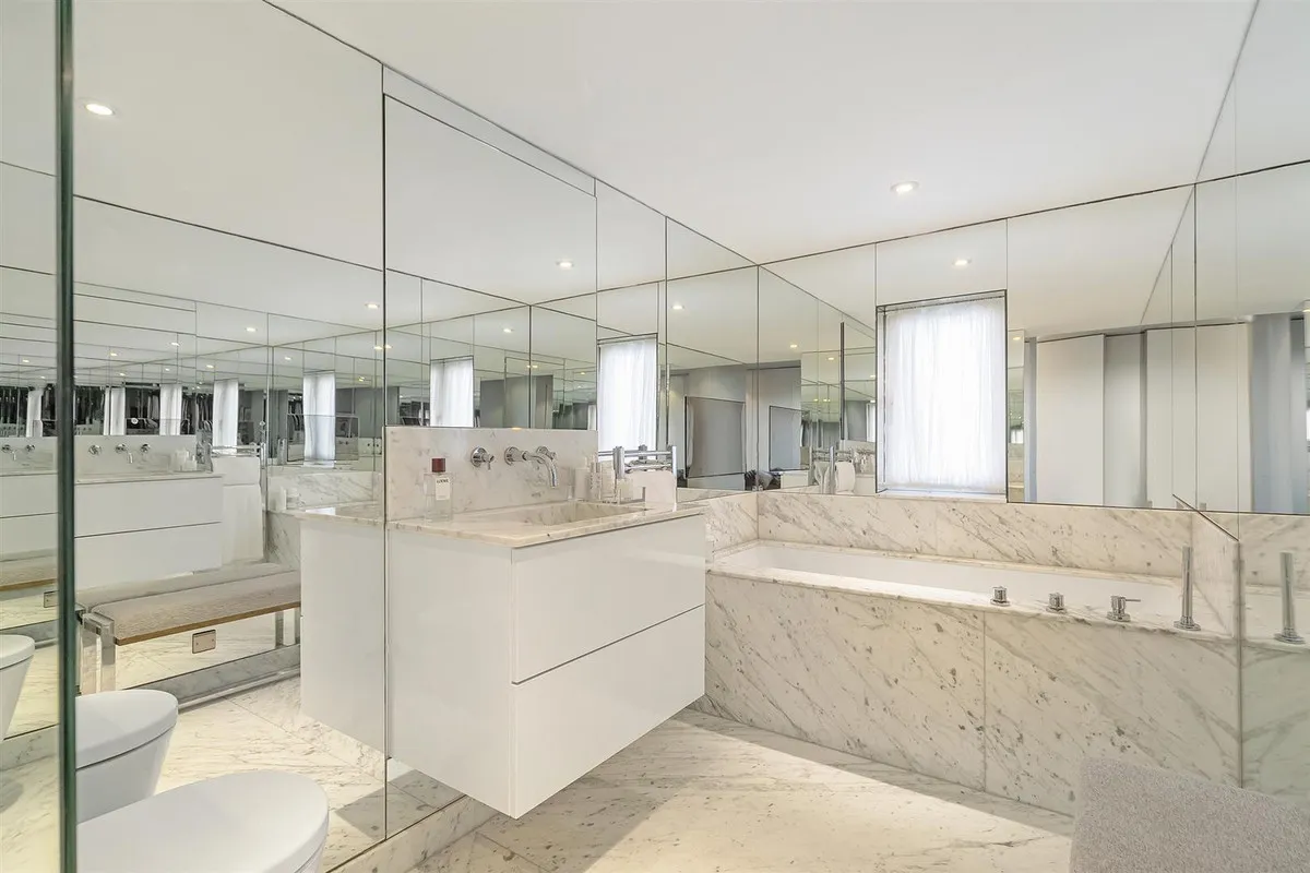 Fulham Road, London, SW6, photo 28