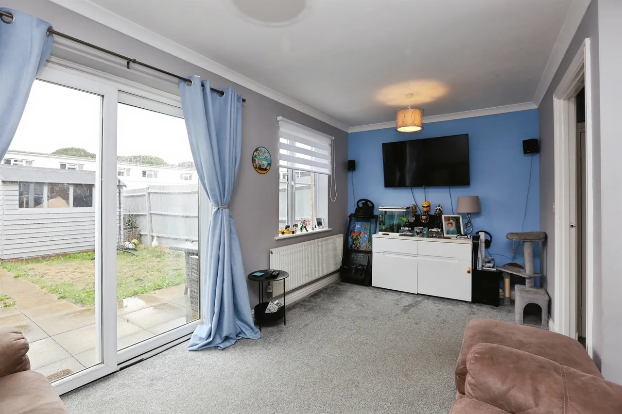 Lovelock Terrace, Gosport, photo 3