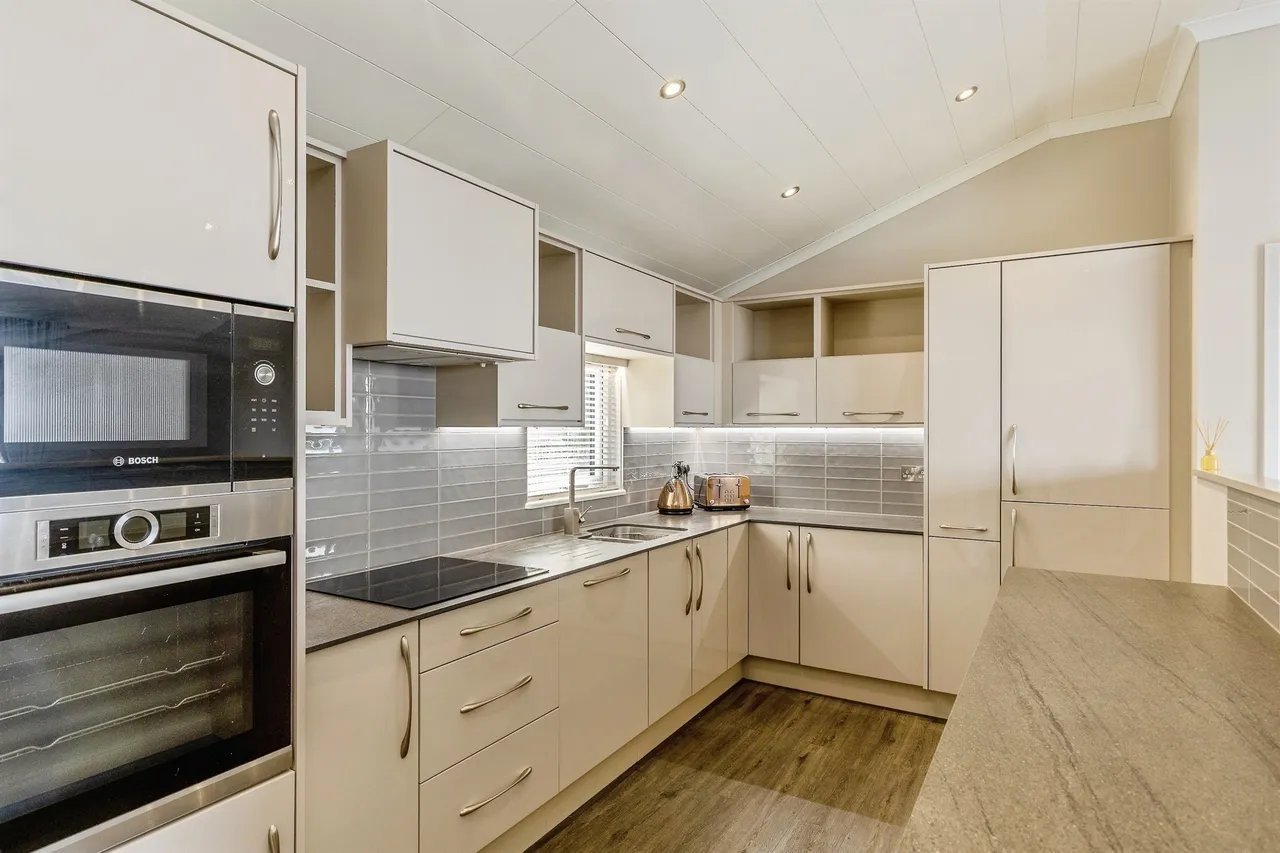 Coast Road, Walton Bay, BS21, photo 10