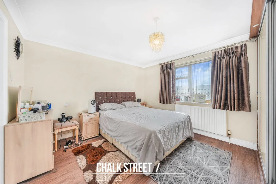 South End Road, Rainham, RM13, photo 12