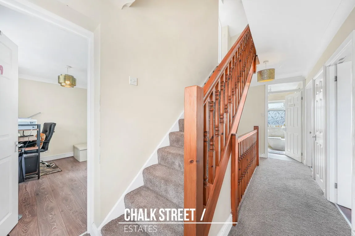 South End Road, Rainham, RM13, photo 11