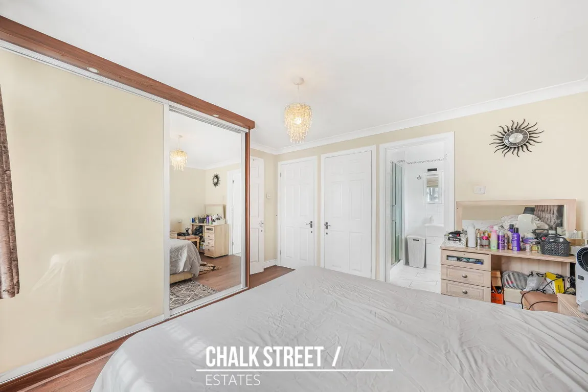 South End Road, Rainham, RM13, photo 13