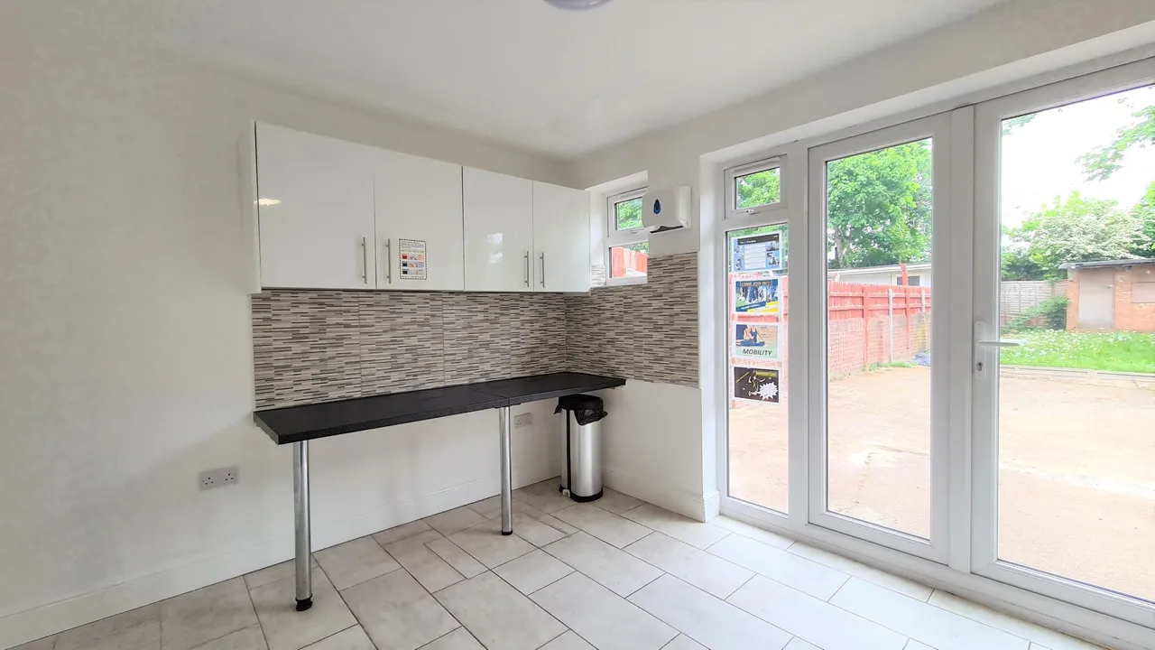 Ivanhoe Road, Hounslow, TW4, photo 4