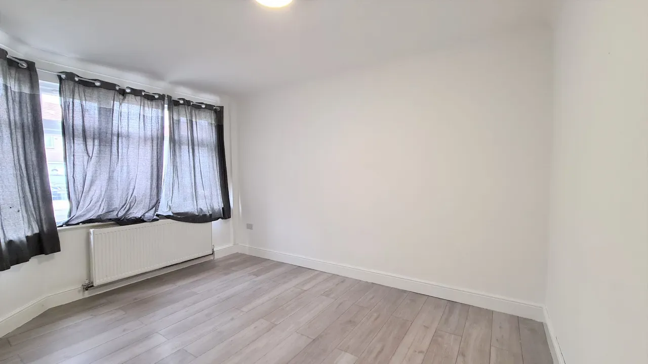 Ivanhoe Road, Hounslow, TW4, photo 5