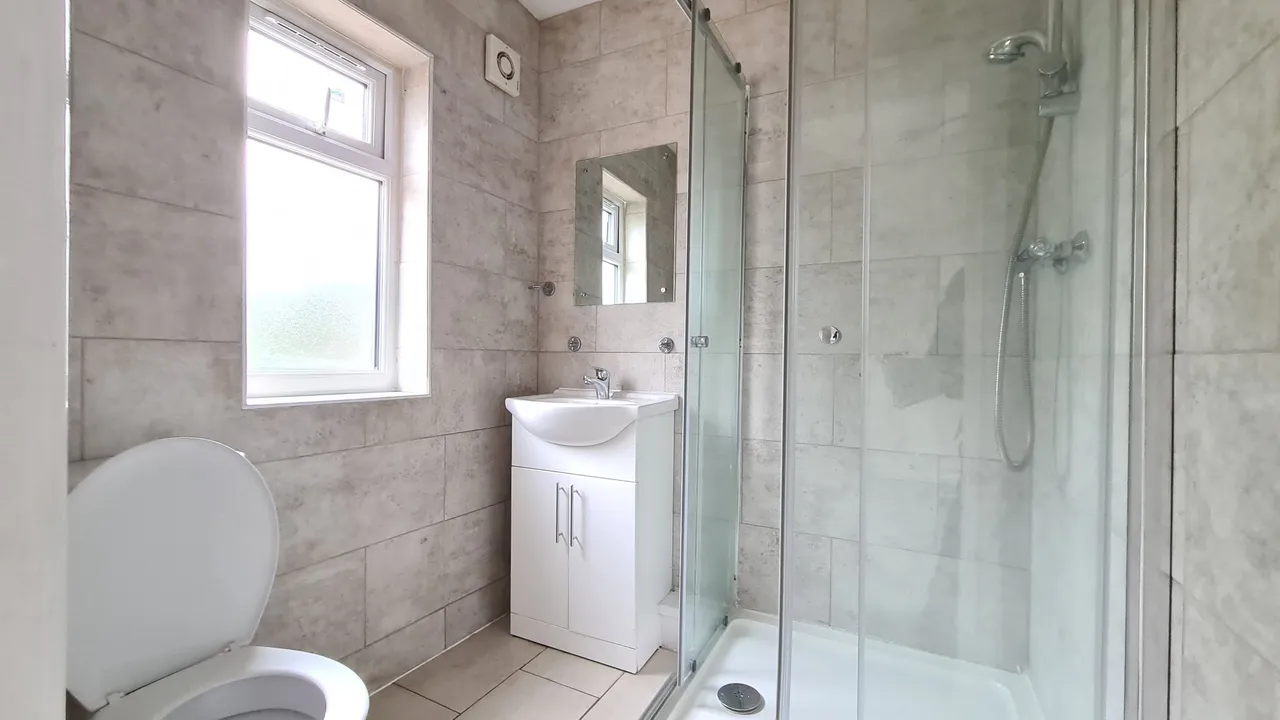 Ivanhoe Road, Hounslow, TW4, photo 3