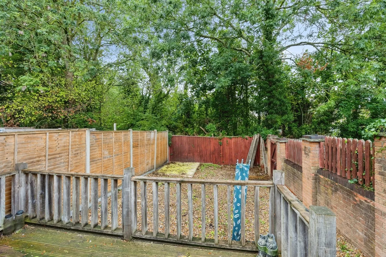 Collen Close, Chippenham, SN14, photo 11