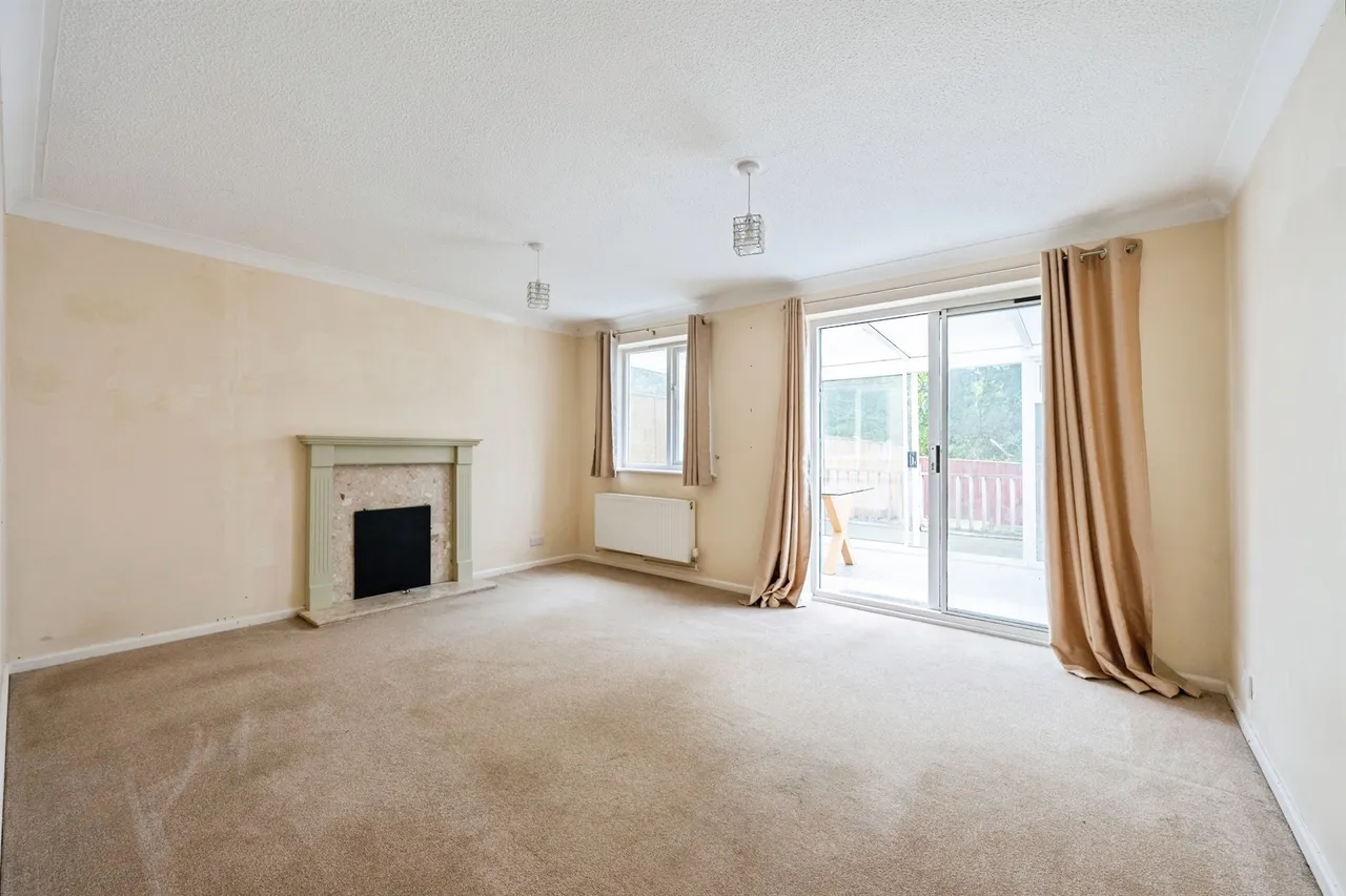 Collen Close, Chippenham, SN14, photo 9