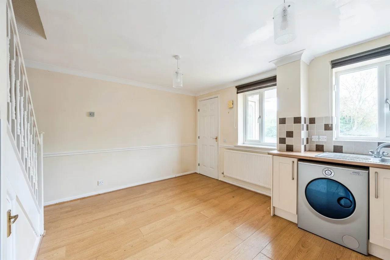 Collen Close, Chippenham, SN14, photo 5