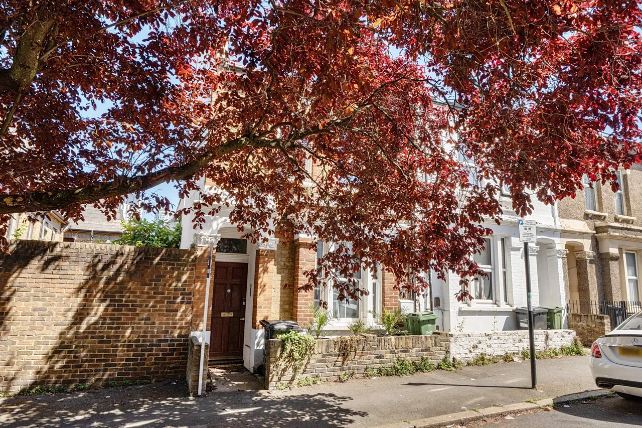 1 bed flat for sale — Cowthorpe Road, SW8