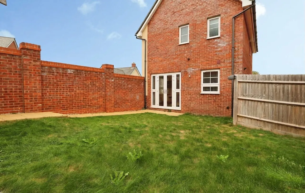 Brassey Way, Henlow, SG16, photo 32