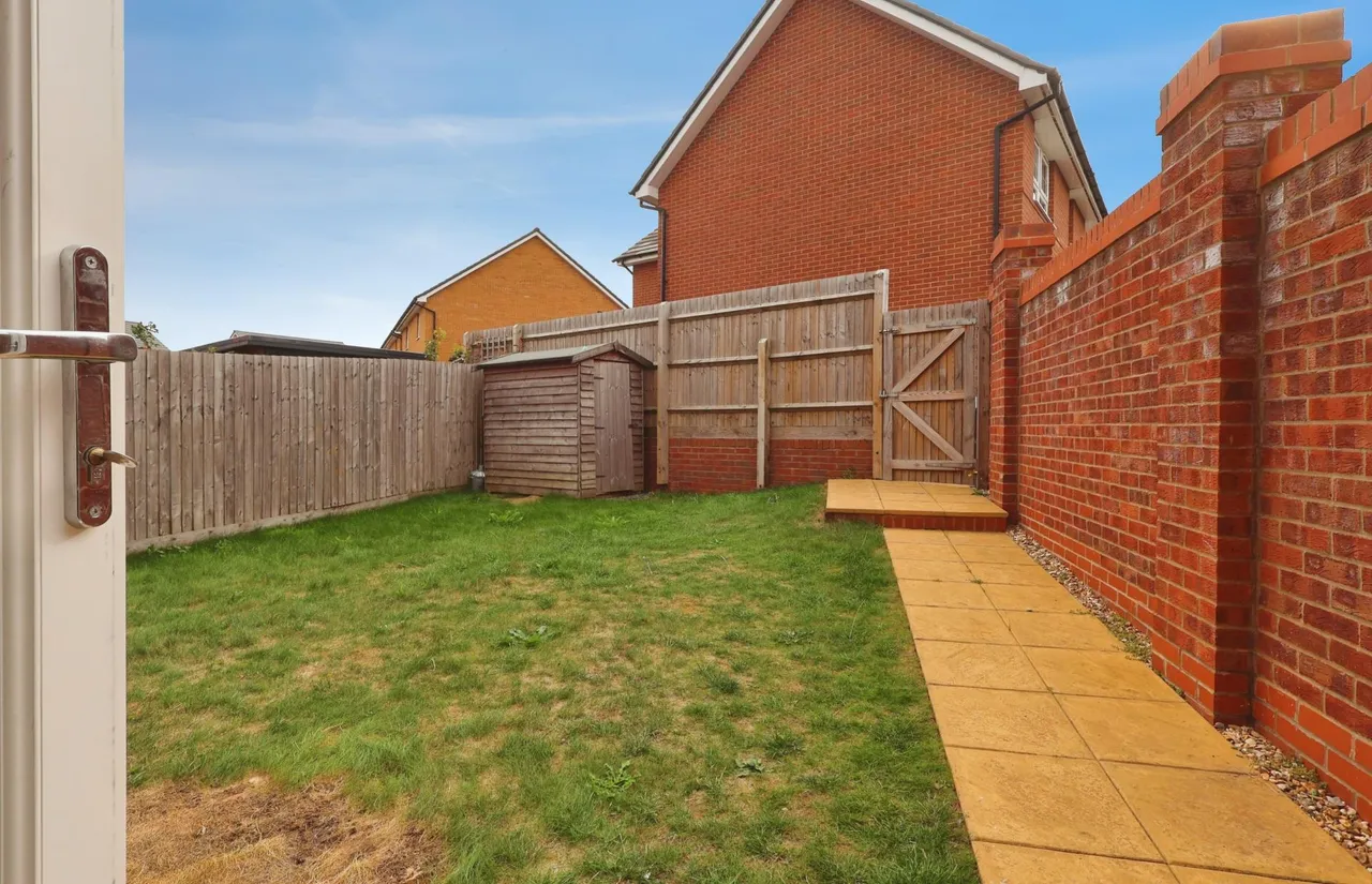 Brassey Way, Henlow, SG16, photo 30