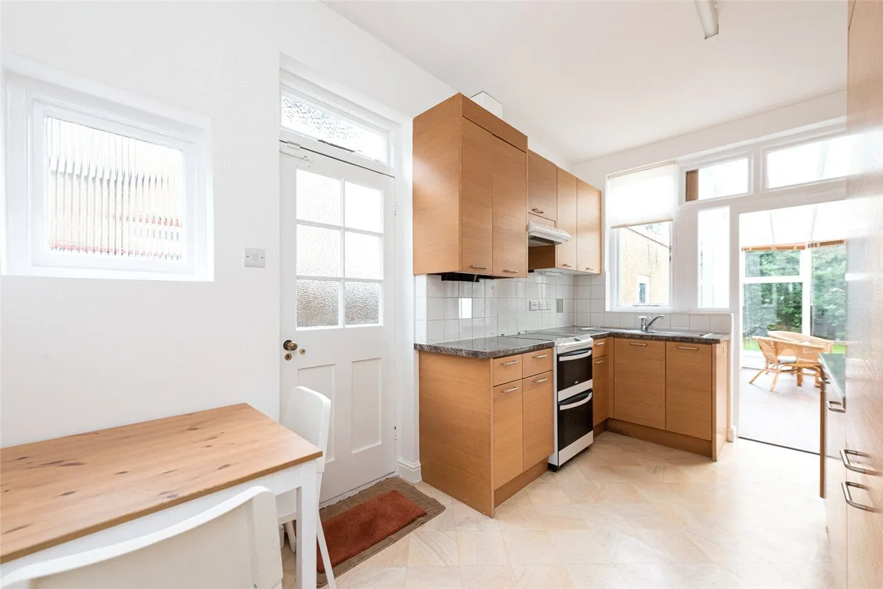 Trevelyan Gardens, London, NW10, photo 4