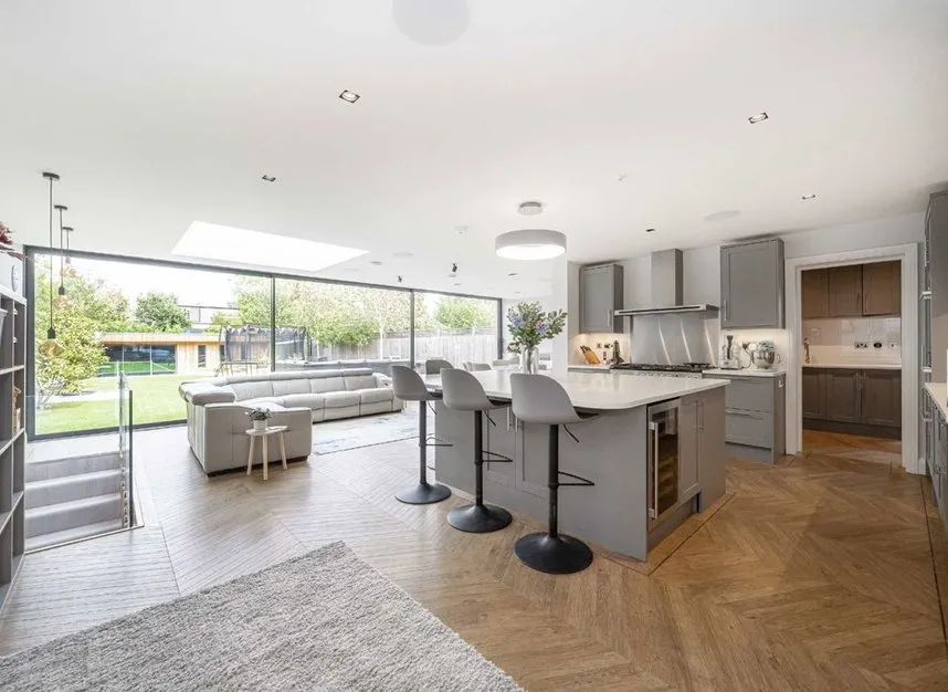 Carlisle Road, Hampton, TW12, photo 3