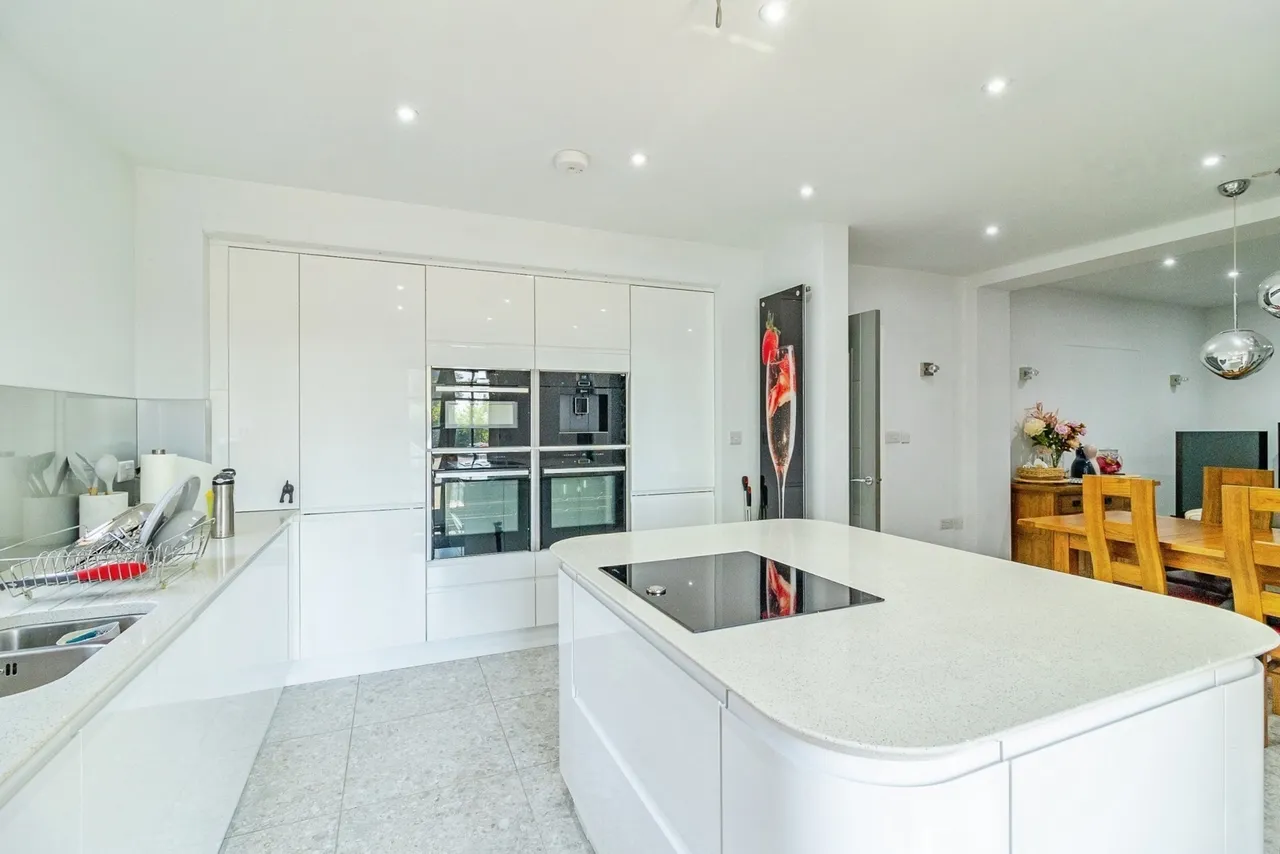 Buckingham Road, Bletchley, Milton Keynes, Buckinghamshire, MK3, photo 3