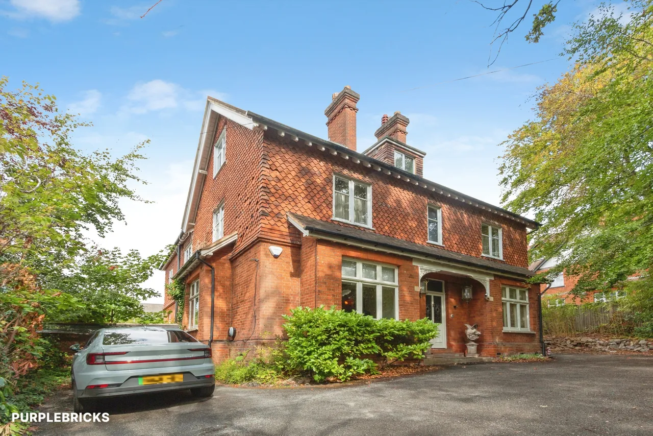 London Road, Camberley, GU15, photo 2