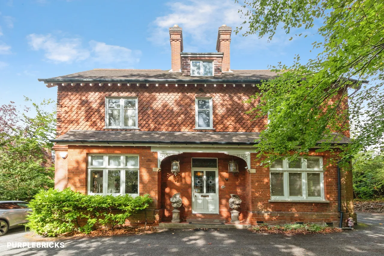 3 bed flat for sale, London Road, Camberley, GU15