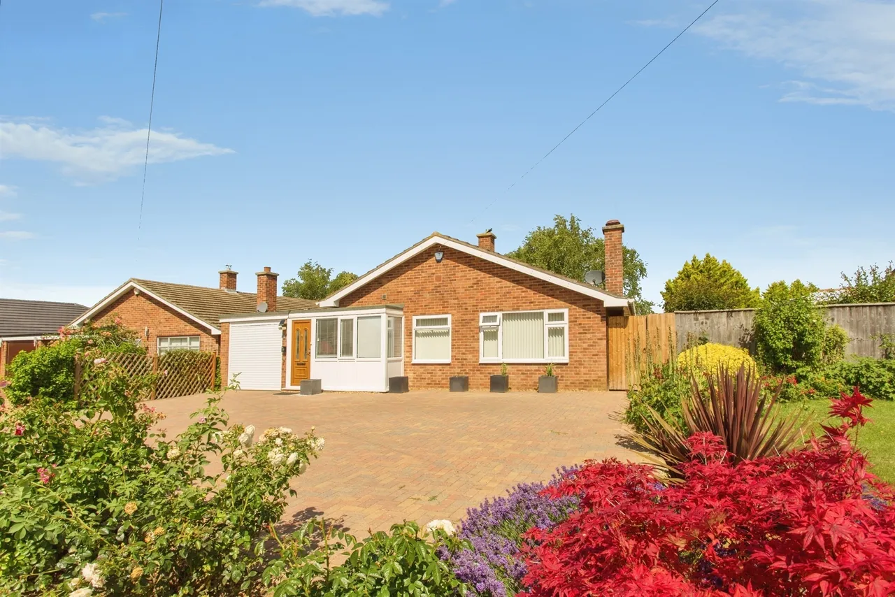 3 bed house for sale — Prentice Close, Longstanton, Cambridge
