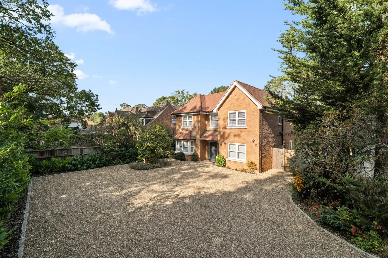 Old Woking Road, Pyrford, GU22, photo 21