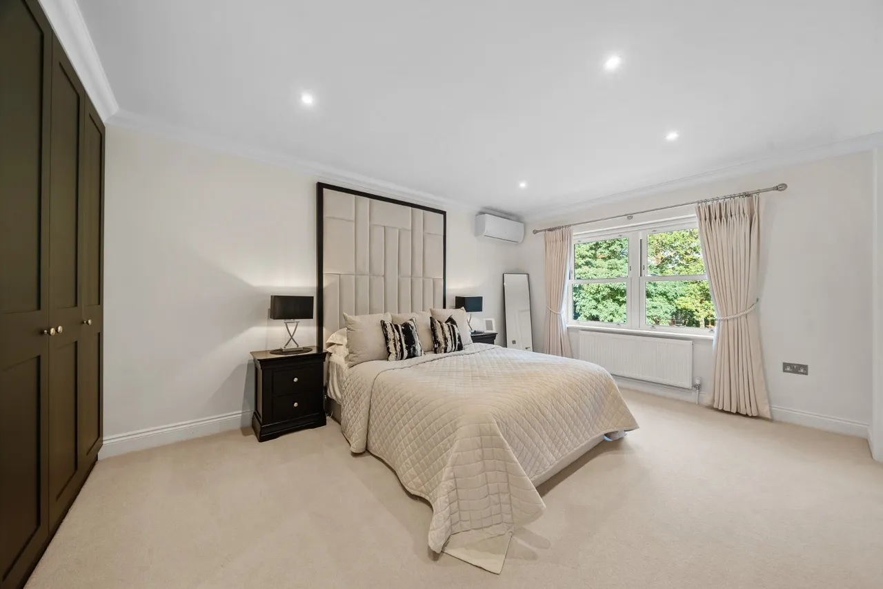 Old Woking Road, Pyrford, GU22, photo 13