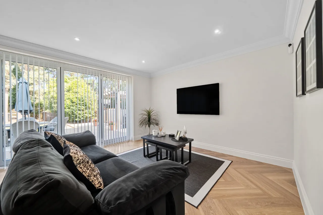 Old Woking Road, Pyrford, GU22, photo 9
