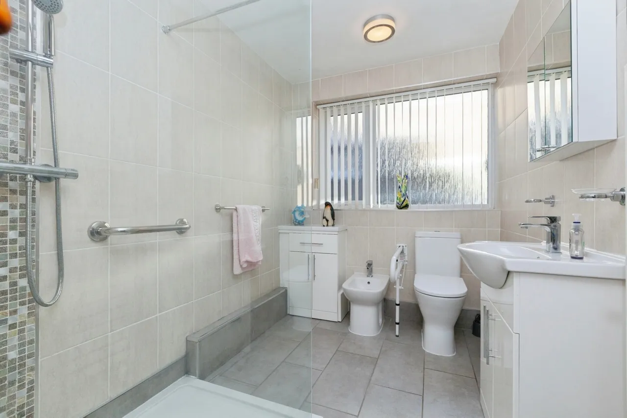 Gwendoline Drive, Countesthorpe, LE8, photo 13