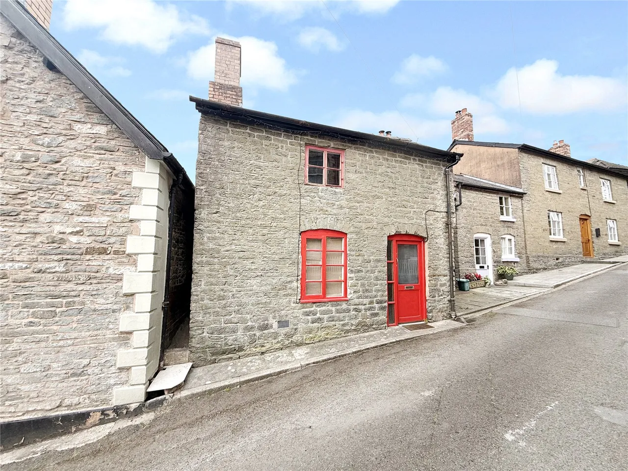 2 bed house for sale — Church Road, Knighton, Powys, LD7 1EB