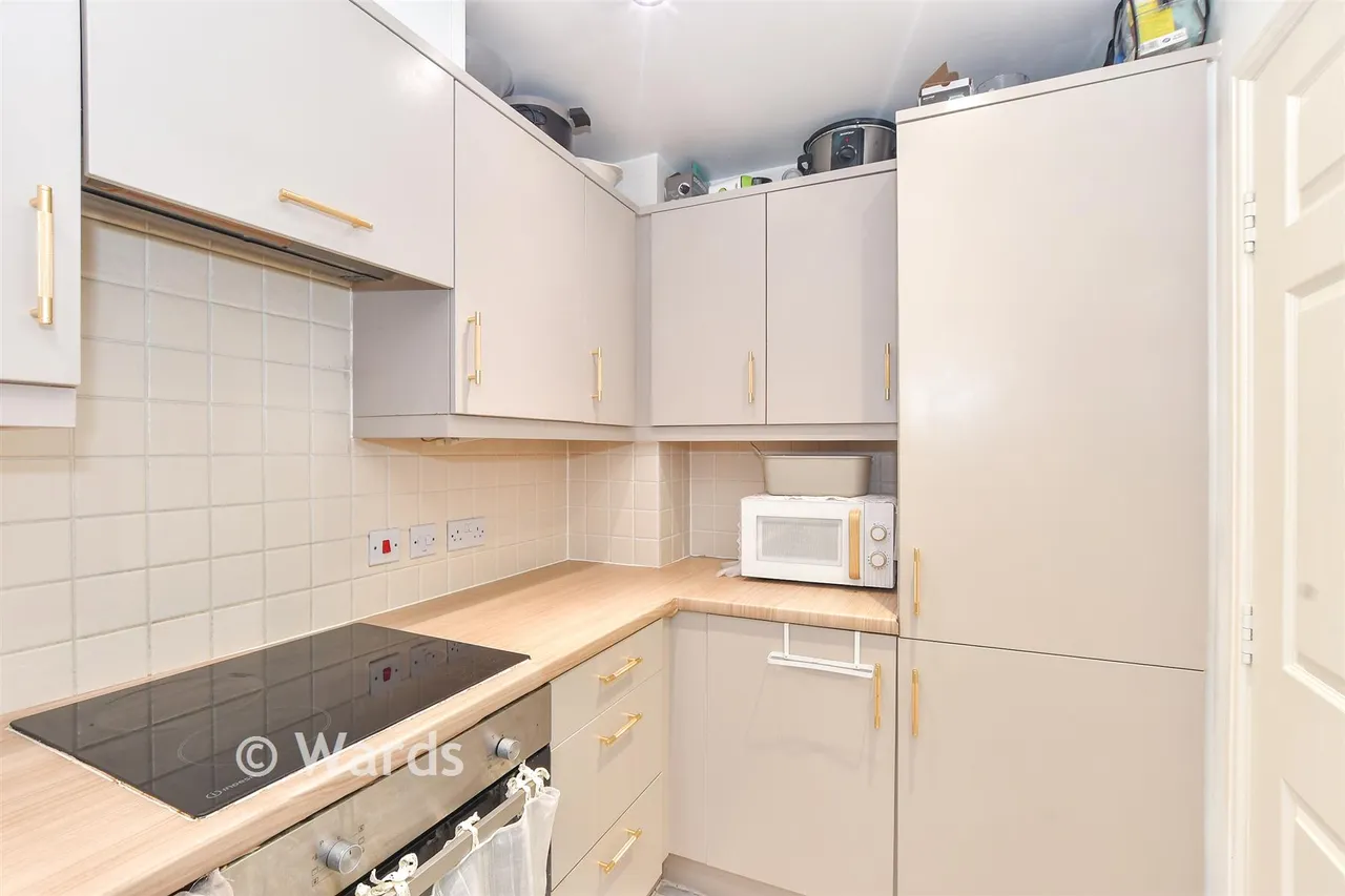 Bluebell Road, Kingsnorth, TN23, photo 6
